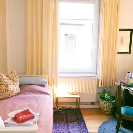 Zimmer In Kuenstlerwohnung Stuttgart Zewnętrze zdjęcie